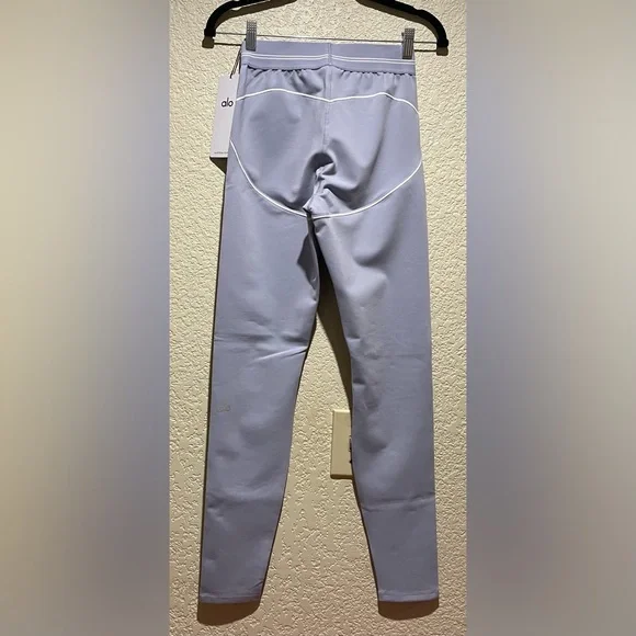 Alo Yoga NWT Airbrush High Waist Heart Throb Leggings Winter Frost Color Size M